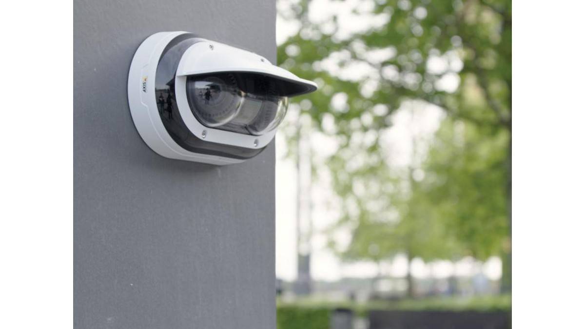 Dual-sensor multidirectional camera